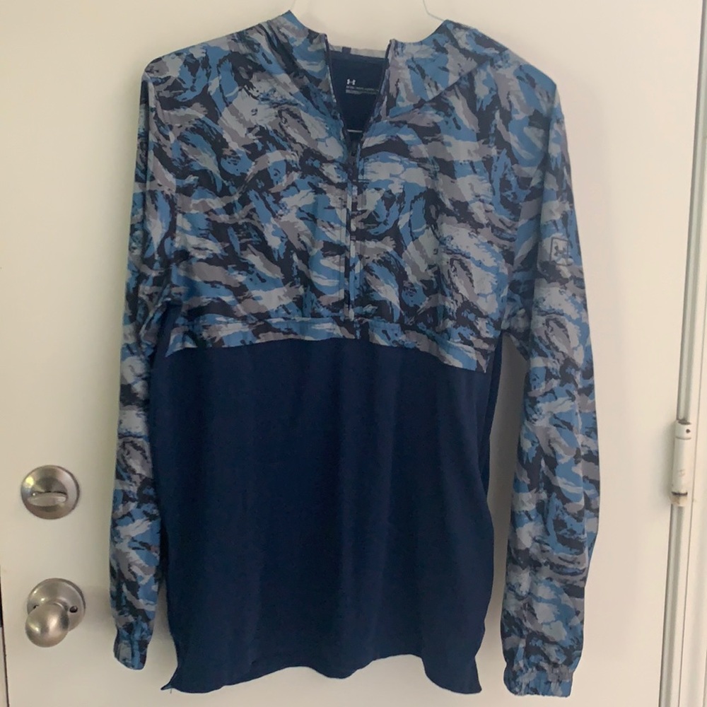 Men’s Under Armour pull over jacket. Blue, fitted